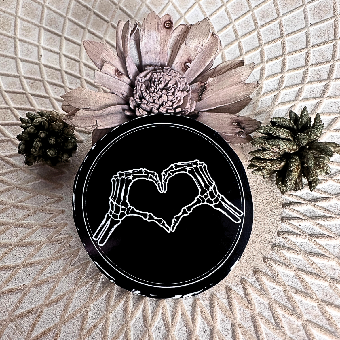Stickers noir - Coeur main squelette